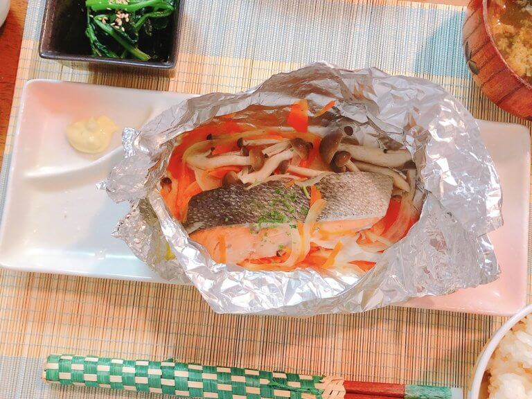 【衛宮さんちの今日のごはん】鮭ときのこのバターホイル焼きを作る！