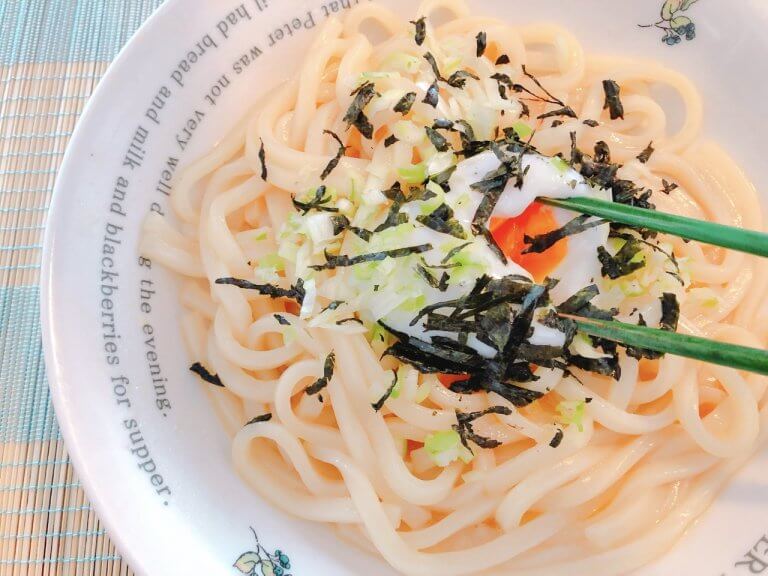 何もない日の救世主「毎日かあさん」のぬるぬるバターだししょうゆうどん